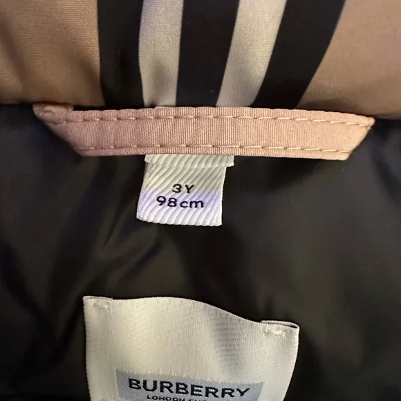 Burberry Kids’ Puffer Vest with Removable Hood - Picture 9 of 10